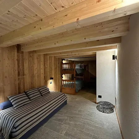 Val Ferret Cir 0246 * Курмайор