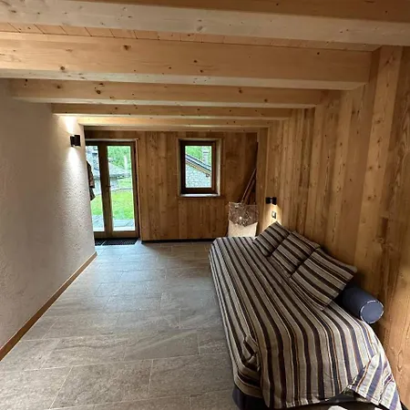 Val Ferret Cir 0246 * Курмайор