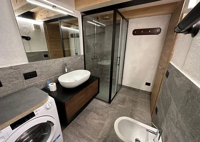 Val Ferret Cir 0246 شاليه *