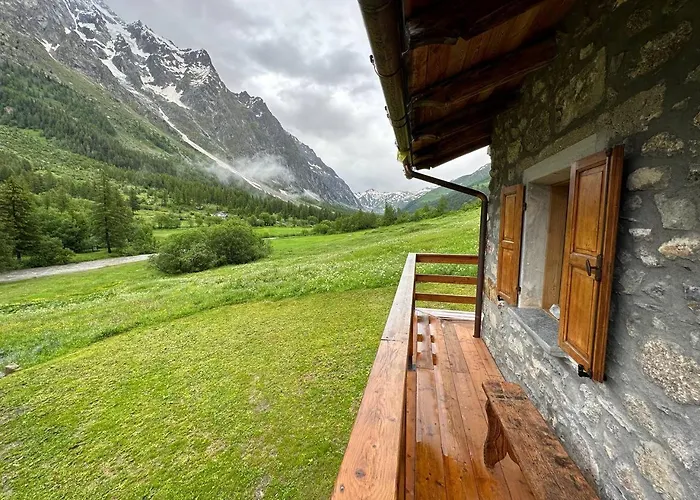 Val Ferret Cir 0246 كورمايور