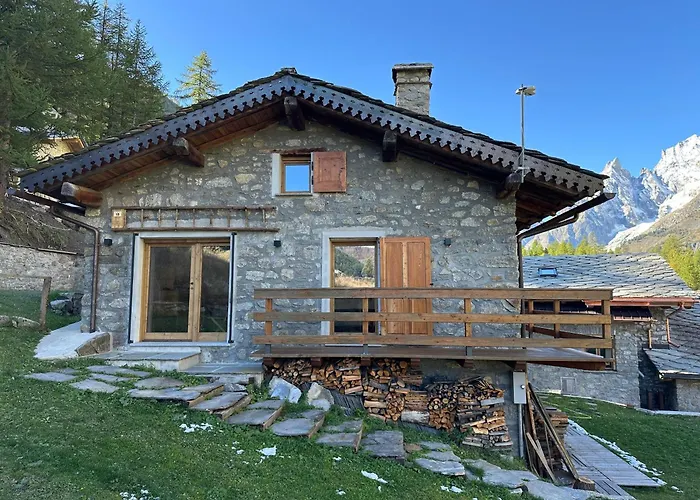 Val Ferret Cir 0246 شاليه *